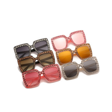 2020 Square Low MOQ Fashion Sunglasses with Diamond